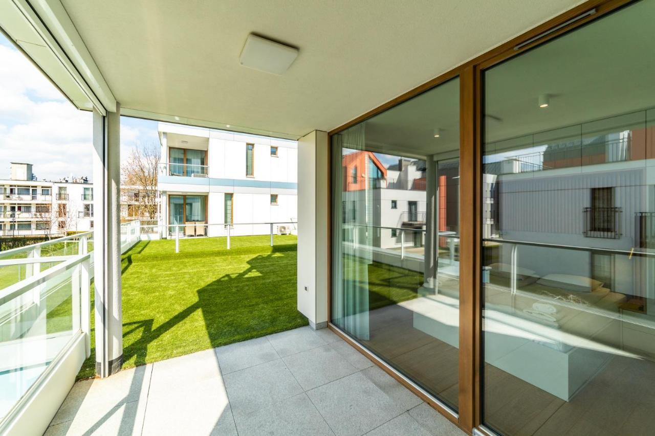 White Deluxe With Terrace By Oneapartments Apartament *