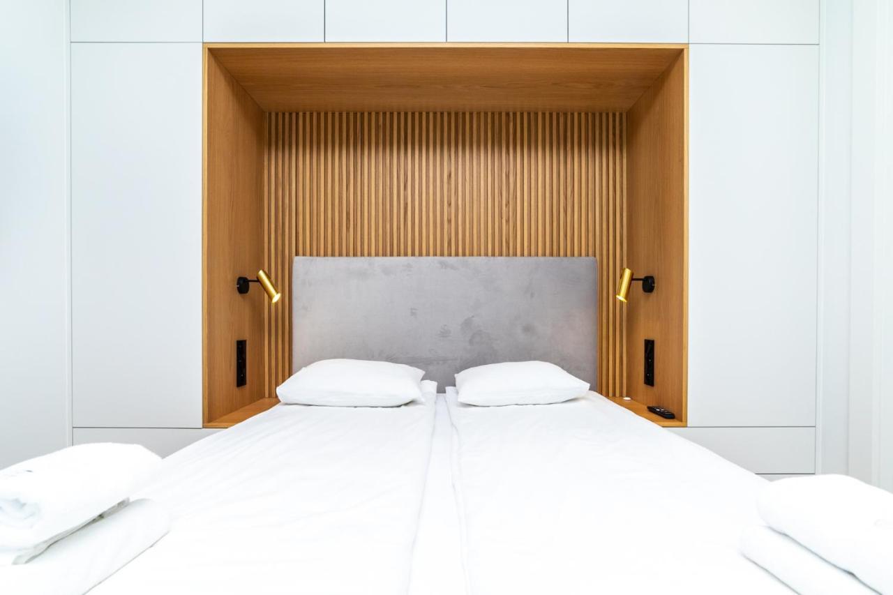 White Deluxe With Terrace By Oneapartments Apartament